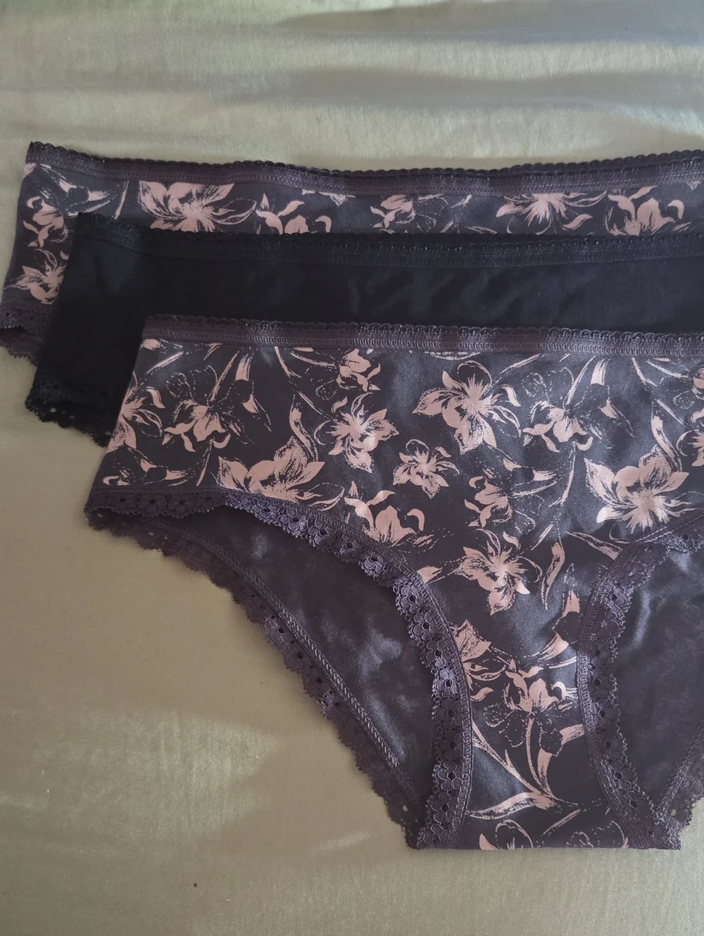 NWOT- Pact Organic Floral Lace-Trim Bikini Panties(3pck)